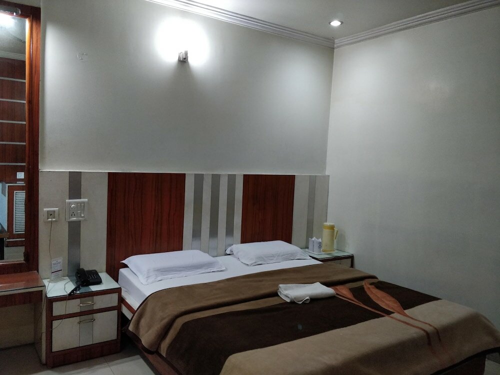 Фото Hotel Yatrik