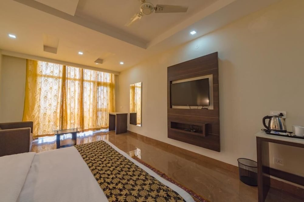 Фото Dal Lake Resort