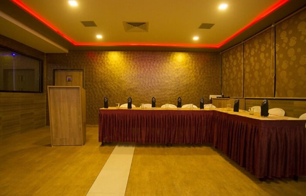 Фото Pride Biznotel - The Maison Anand