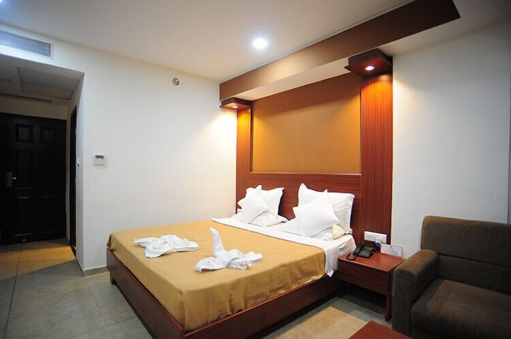 Фото Pride Biznotel - The Maison Anand