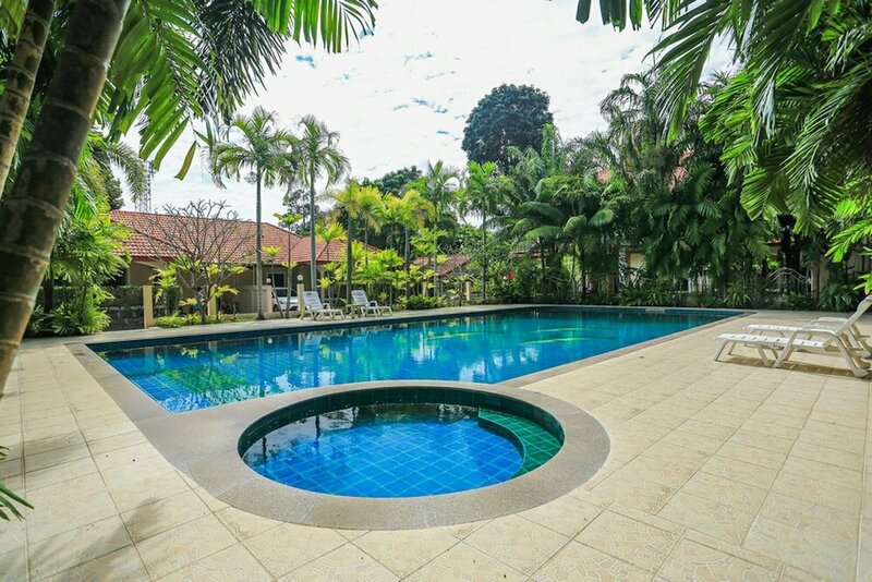 Гостиница Lovely House With Access to Large Swimming Pool and Near Chalong Pier