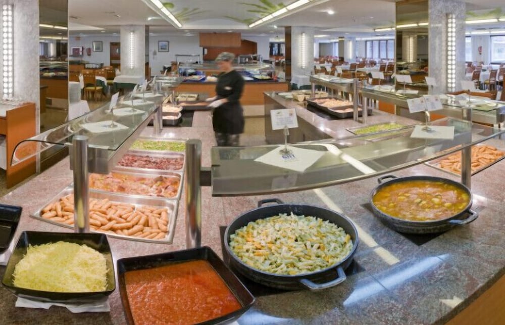 Фото Oasis Park Junior Suites