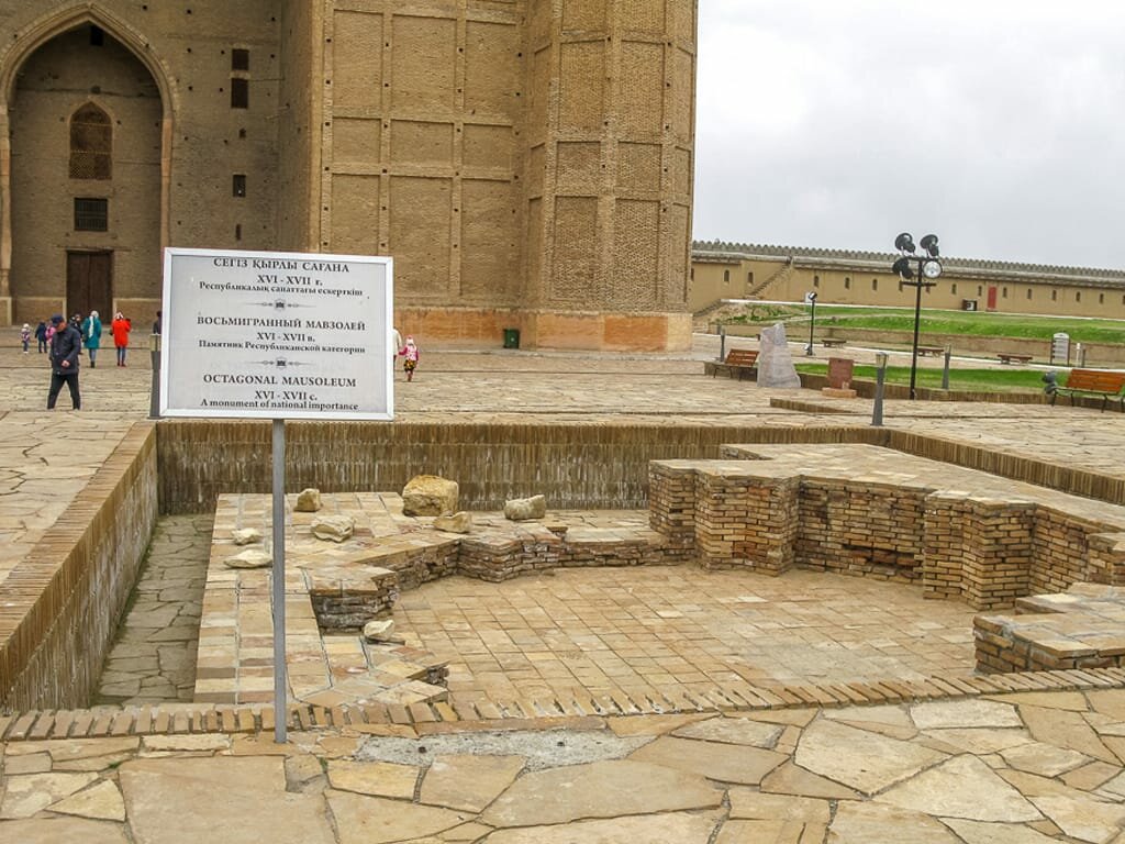 Landmark, attraction Tauke Khan Mausoleum, Turkestan, photo