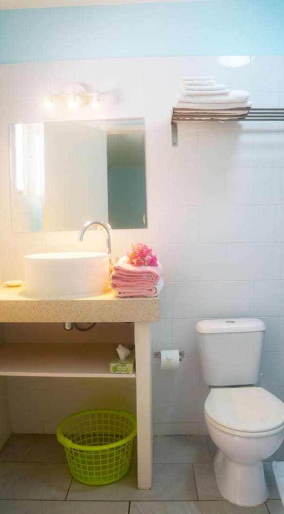 Фото Pauline's Apartments Aruba