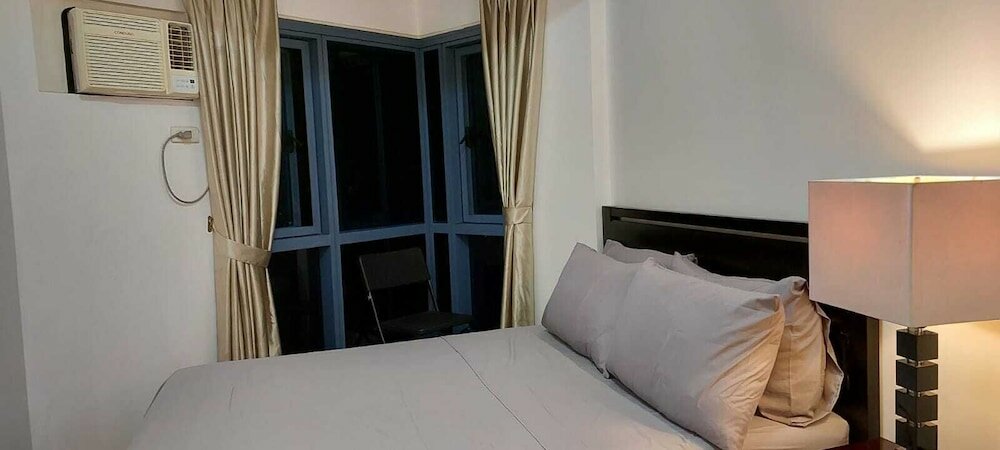 Фото Roxas Blvd Ermita Studio Us Embassy Mla