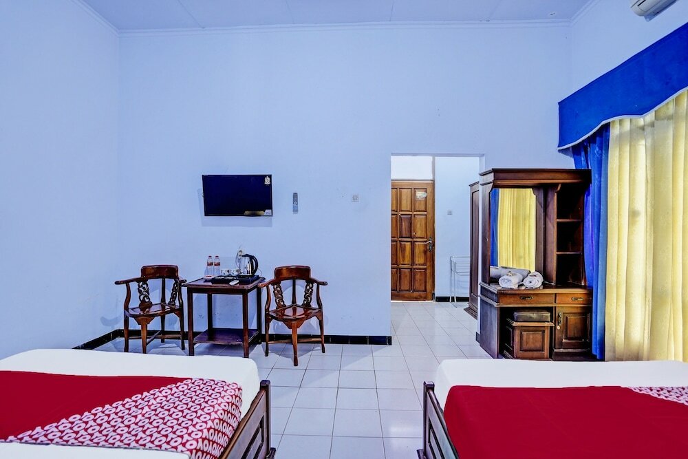 Фото Capital O 92162 Hotel Wisata Karya