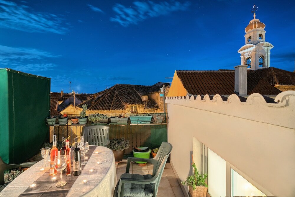 Фото Poetry House