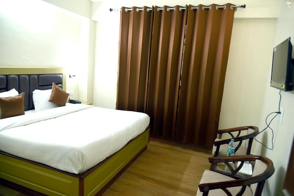 Фото Hotel Uphar