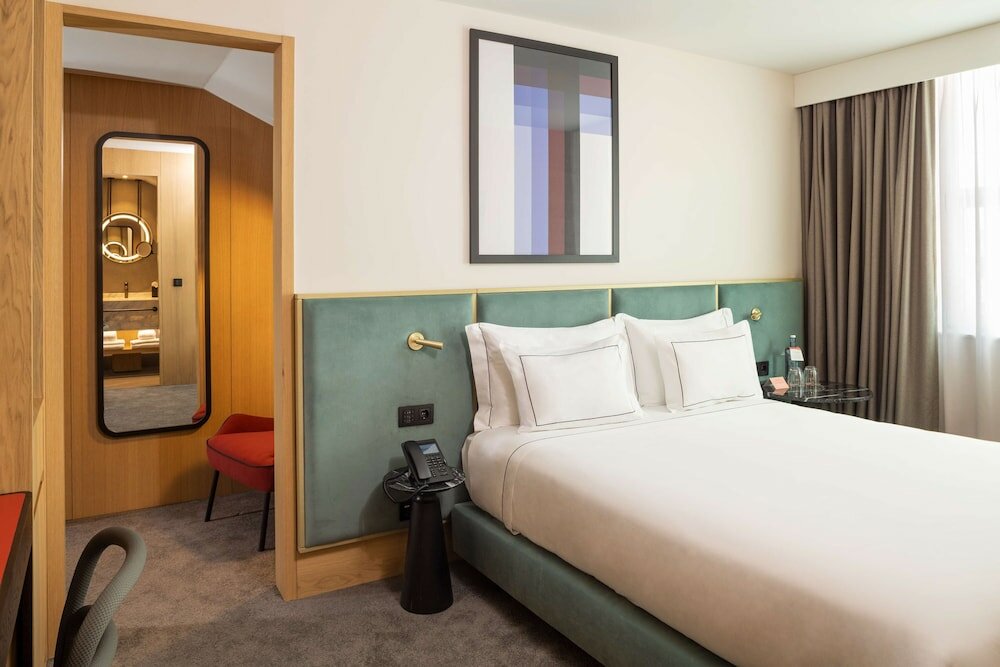 Фото Arts Hotel Porto, Tapestry Collection by Hilton