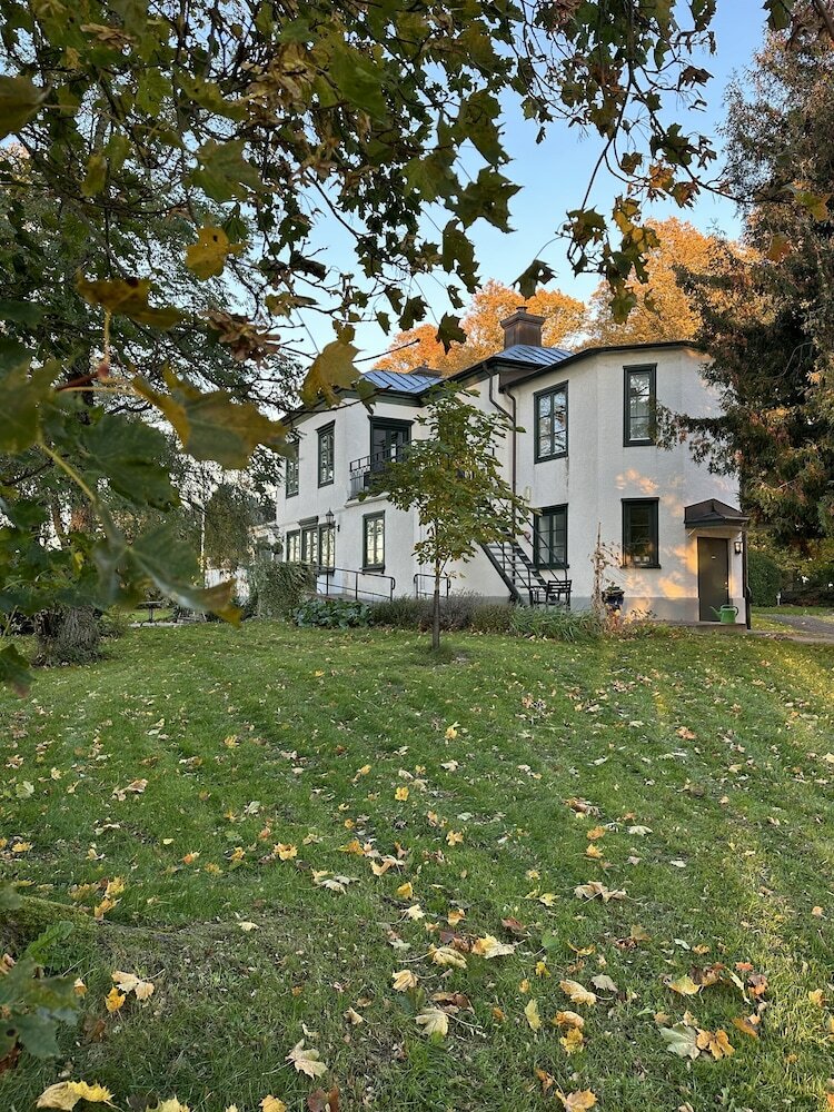 Фото Hallfreda Hotel