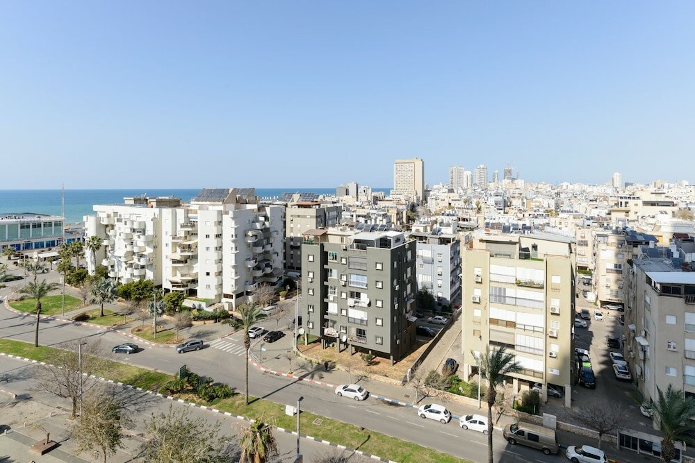 Фото Bat Yam Luxury with Terrace & Sea View