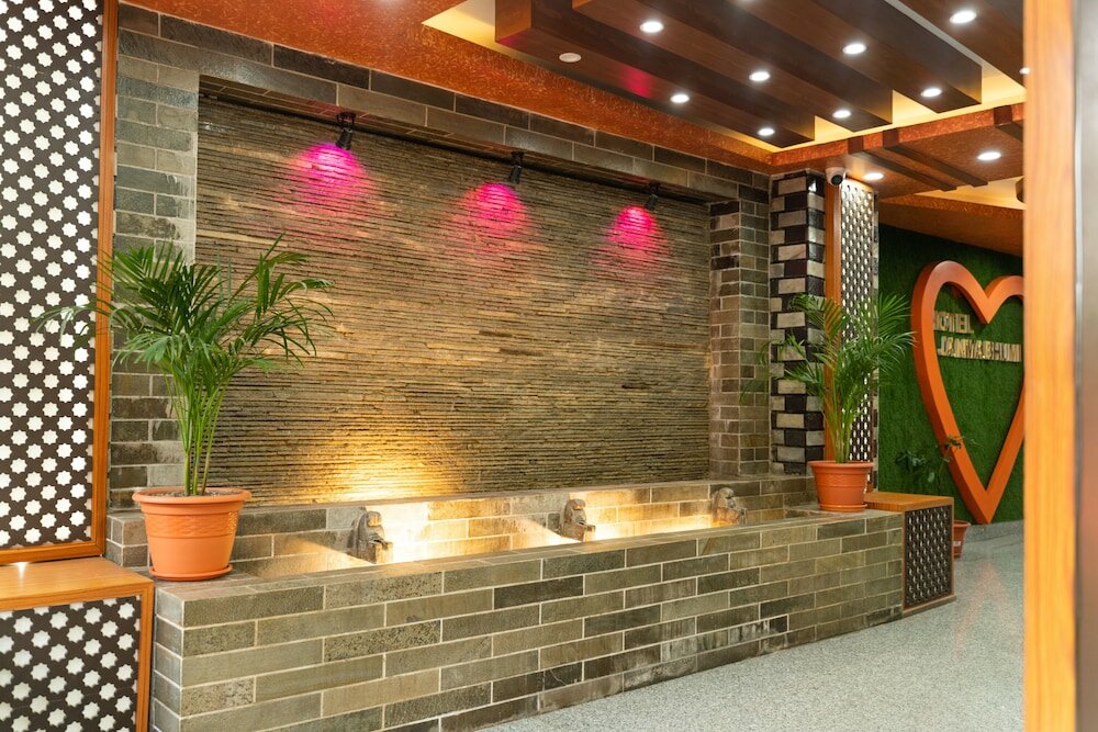 Фото Hotel Janmabhumi