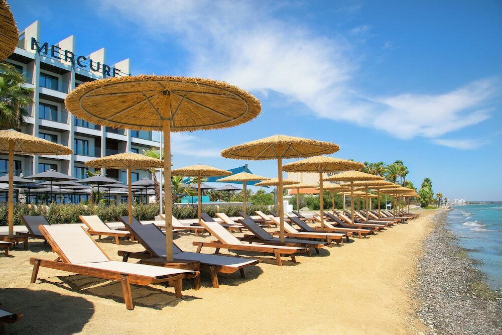 Фото Mercure Larnaca Beach Resort