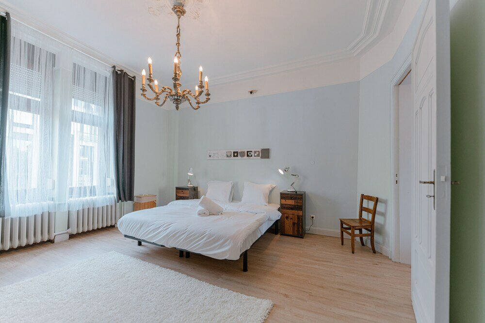 Фото Baroque Style Townhome Garden Patio Prkg