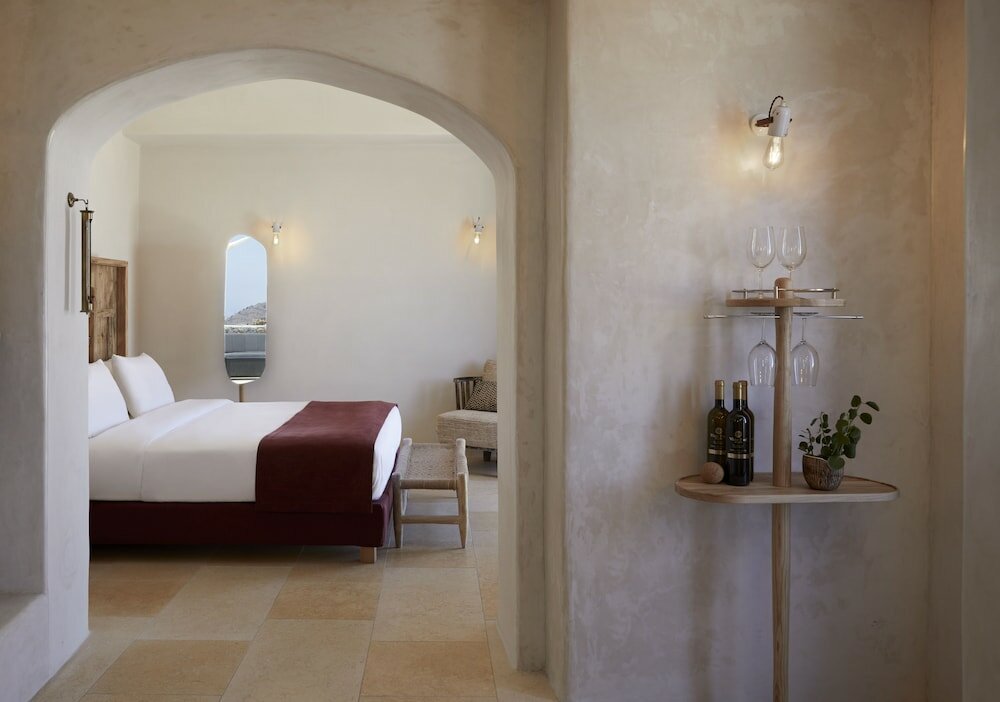 Фото White Pearl Cavalieri - Adults Only