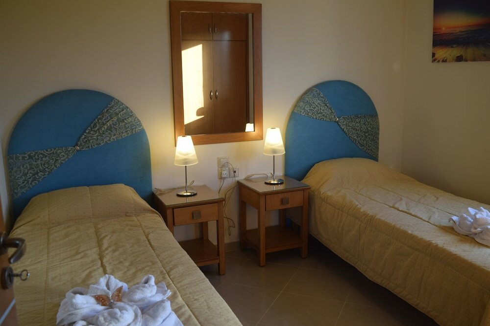 Фото Zoi's Holidays Apartment