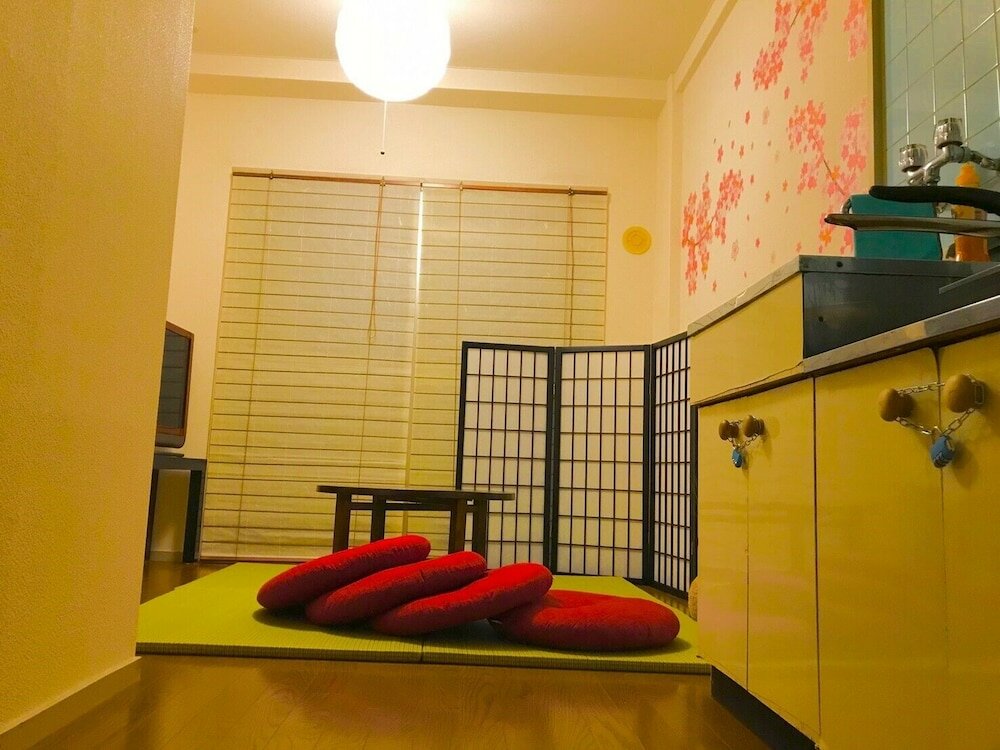 Фото Local Nishijin Apartment