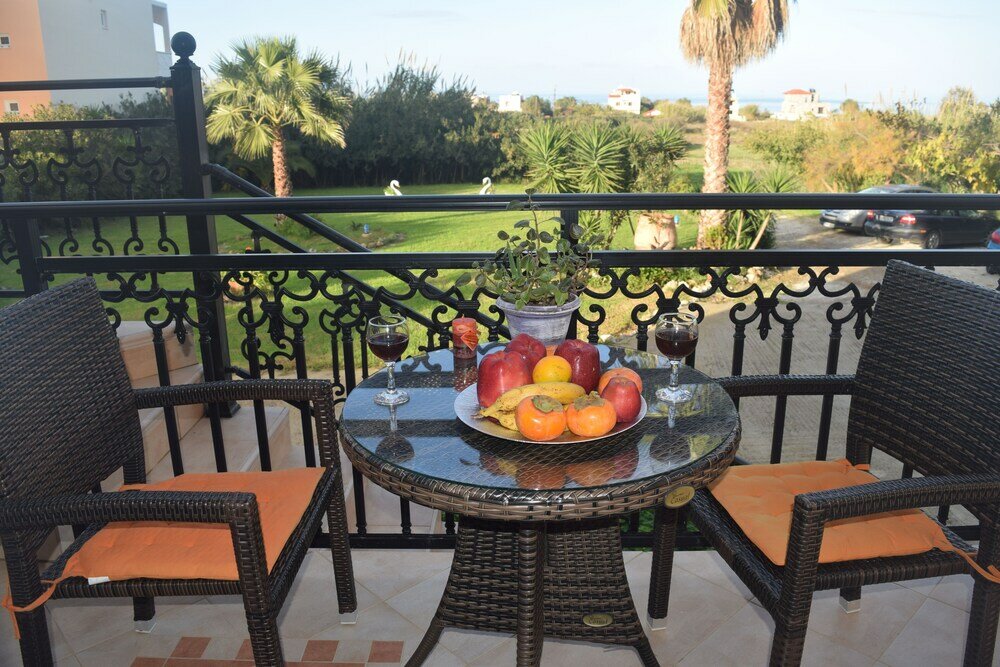 Фото Zoi's Holidays Apartment