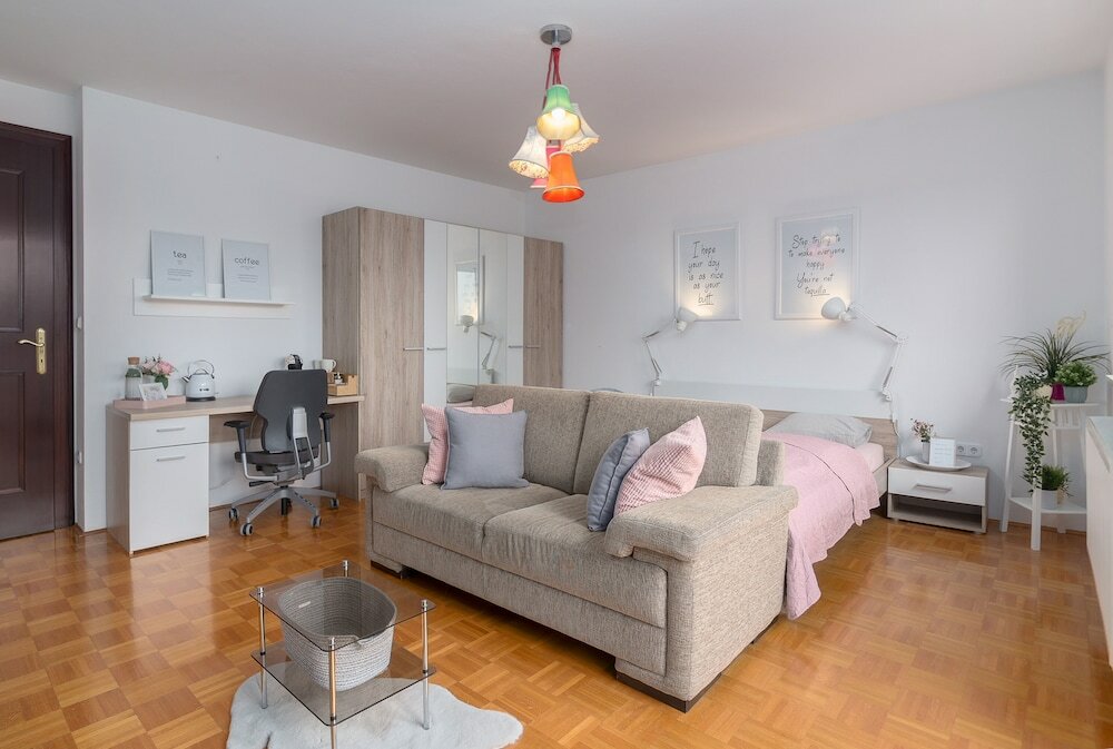 Фото Rooms and Apartments in Eagle's Nest