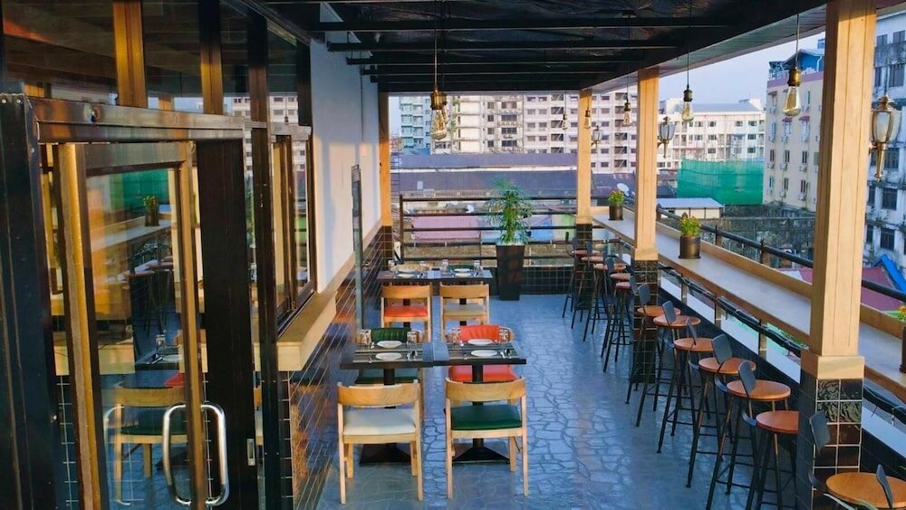 Фото Sanctuary Hotel Yangon