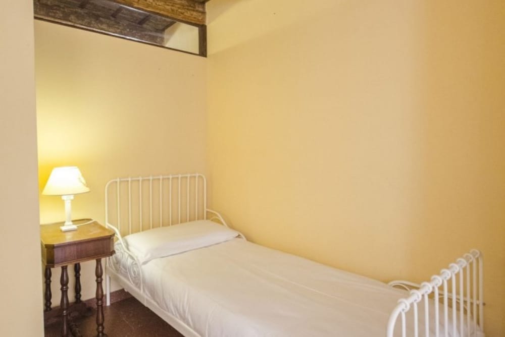 Фото Garisenda Lodge