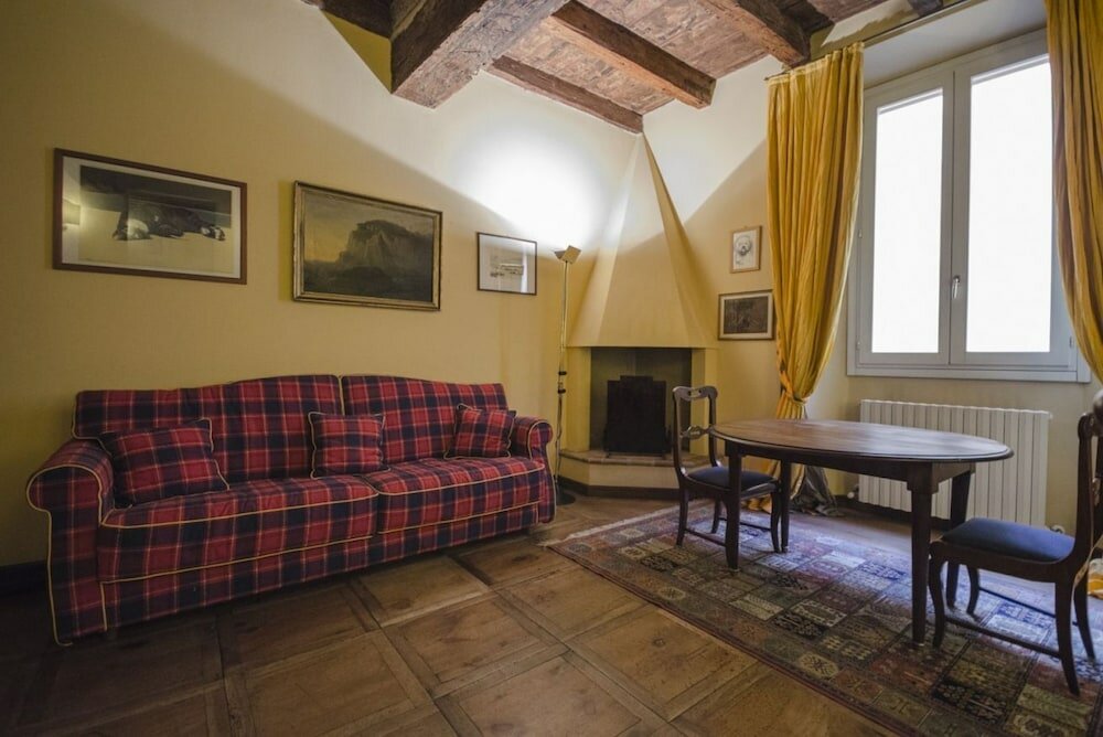 Фото Garisenda Lodge