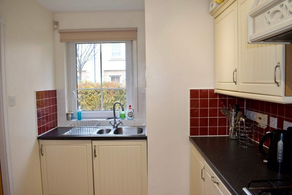 Фото Bright Apartment Close to City Centre