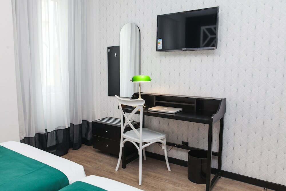 Фото The Twenties Rooms & Suites