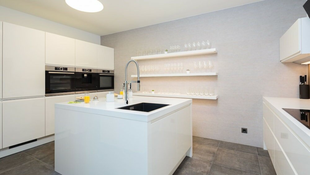 Фото Beachfront Villa Azzurro With Pool