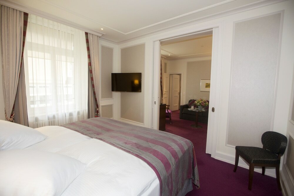 Фото Schweizerhof Zürich