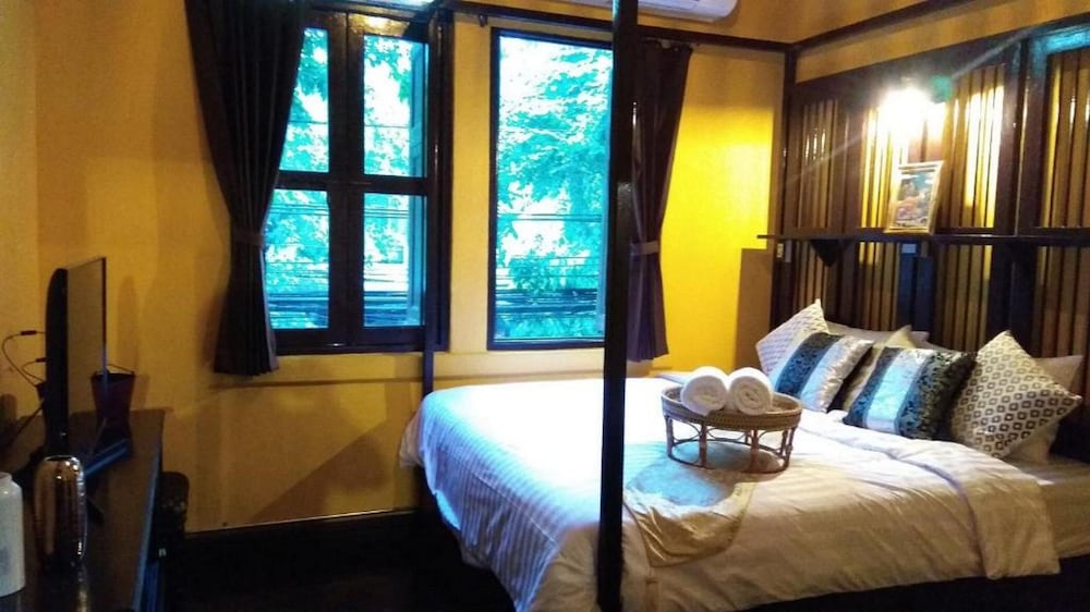 Фото Long Feng Hostel Bangkok