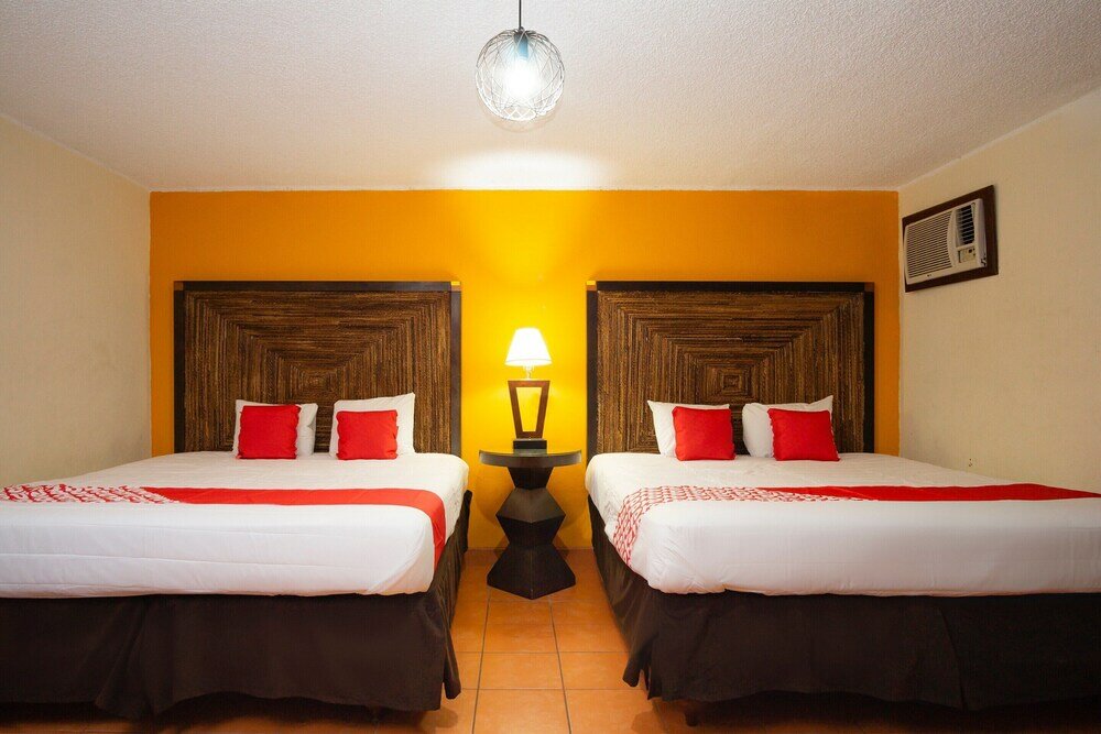 Фото Oyo Hotel Hacienda Don Luis, Rosarito