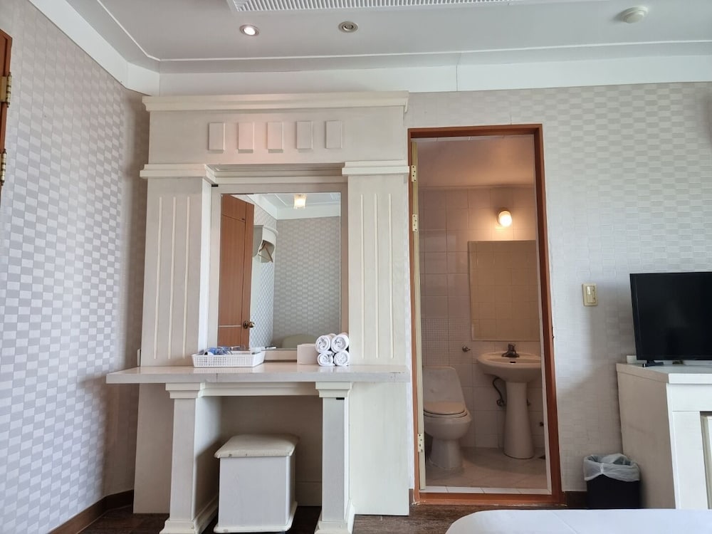 Фото Benikea Mountain and Sea Yangyang