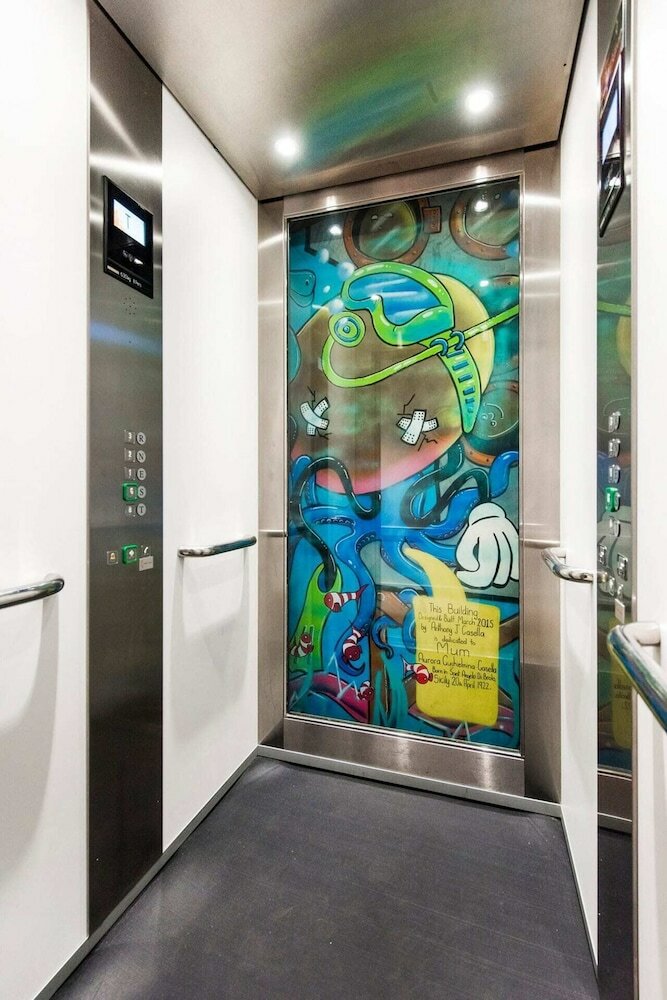 Фото Charming Apartment With Stunning Rooftop