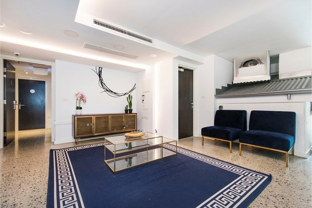 Фото Contemporary Room, Roof Terrace, Stay in the City