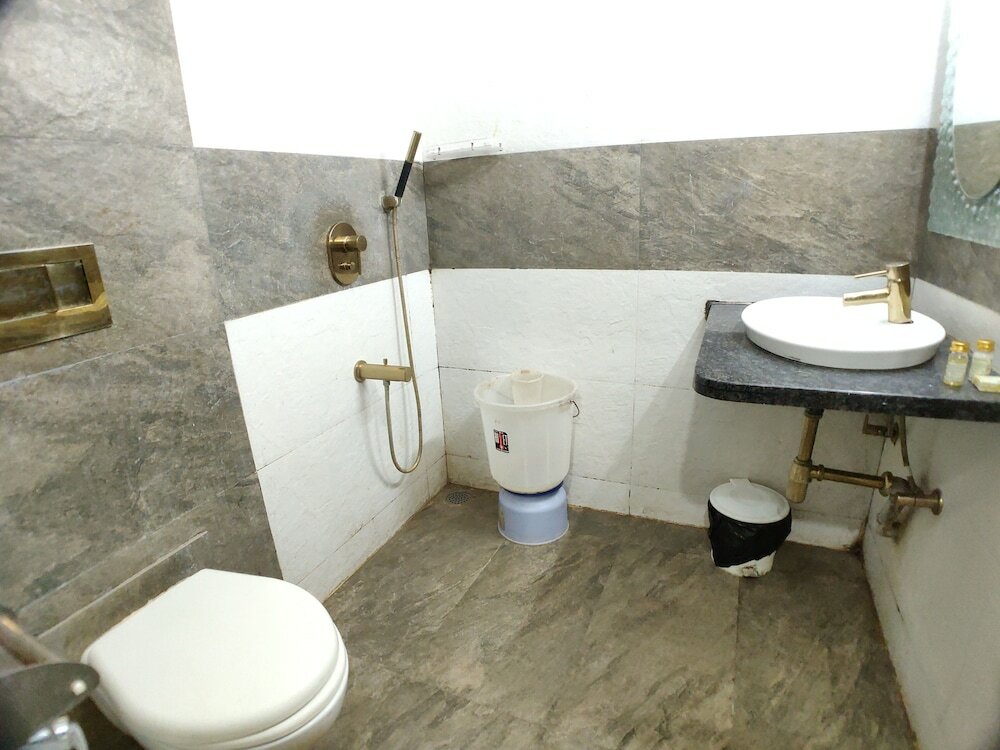 Фото Hotel Tilak