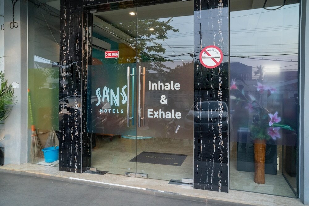 Фото Sans Hotel Kupang Indah Surabaya