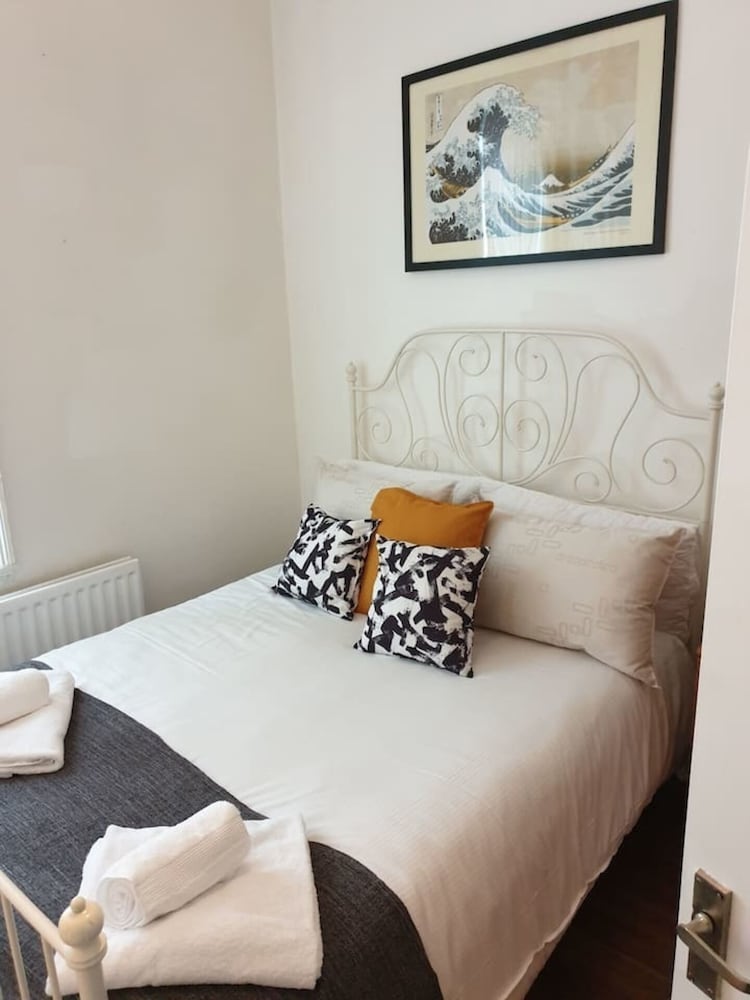 Фото South Shield's Hidden Gem Garnet 3 Bedroom Apartme