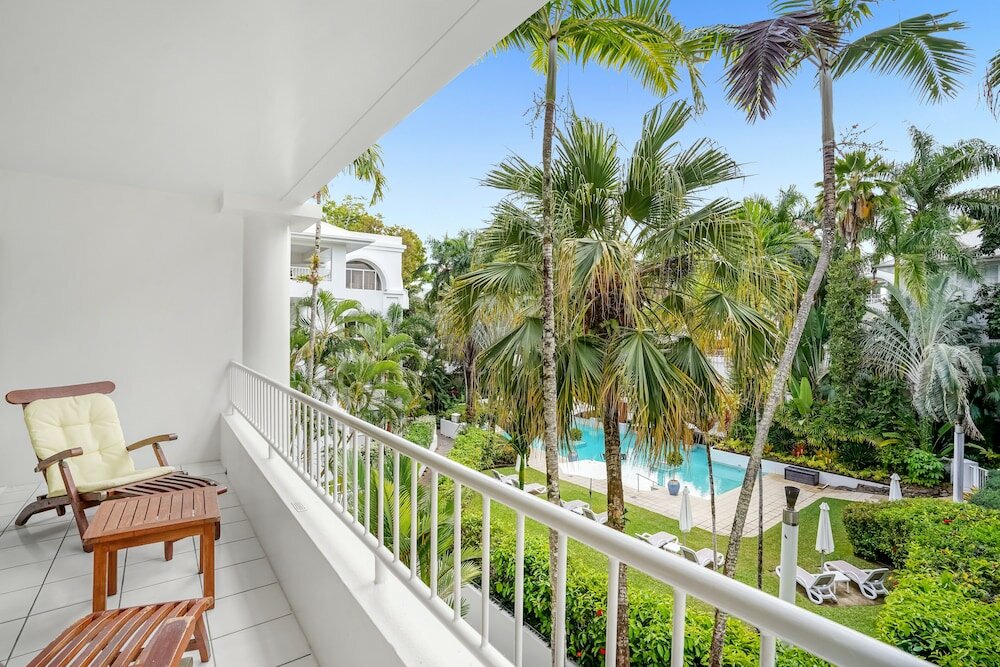 Фото Poolside Apt in Alamanda Beachfront 77