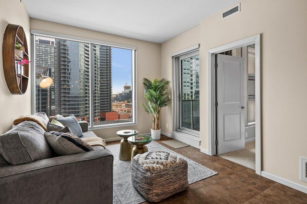 Фото Globalstay. Downtown Calgary Apartments. Free parking