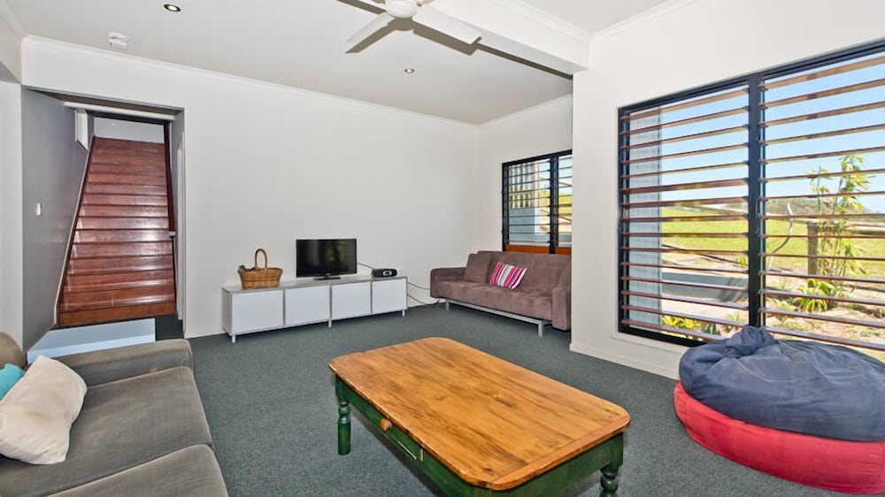 Фото Blue Crab Beach House