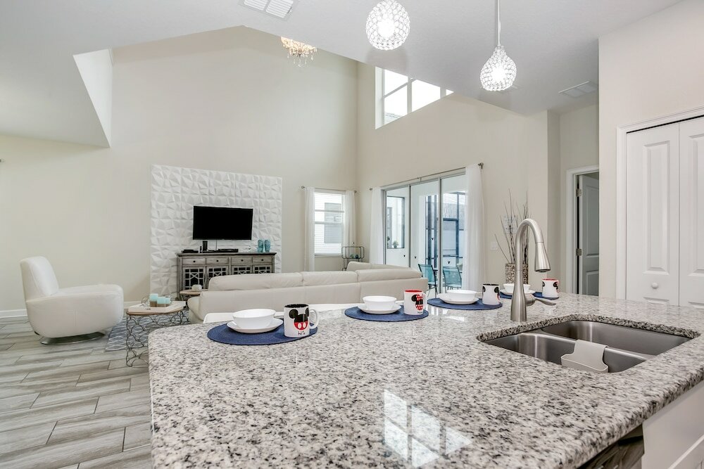 Фото 5 Bed 4 Ba Villa with Game Room, Pool & SPA