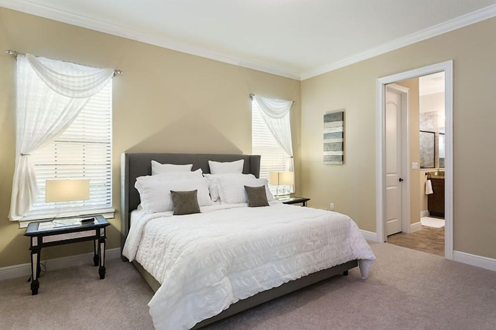 Фото 5 Bed 5 Ba Villa with Game Room, Pool & SPA