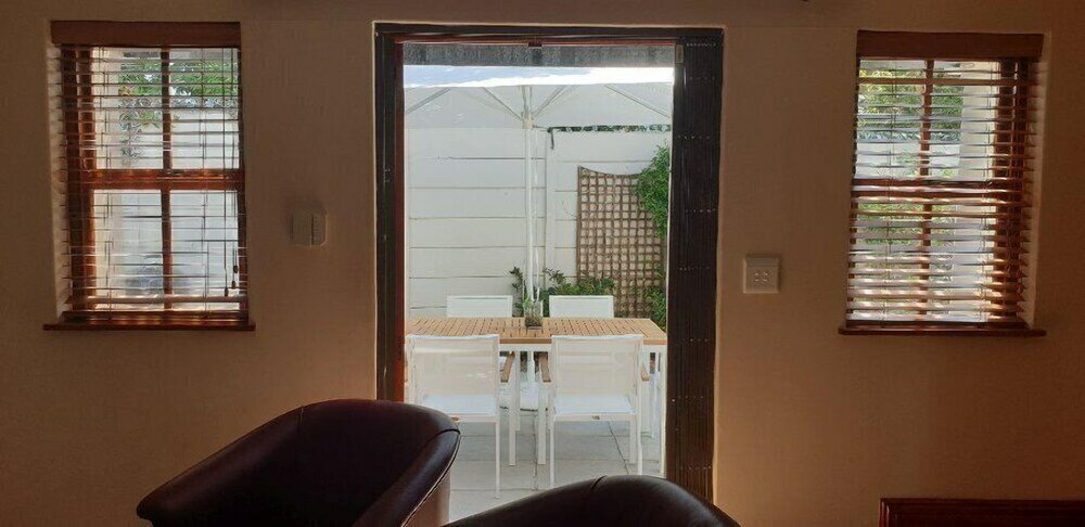 Фото High Grove Cottage