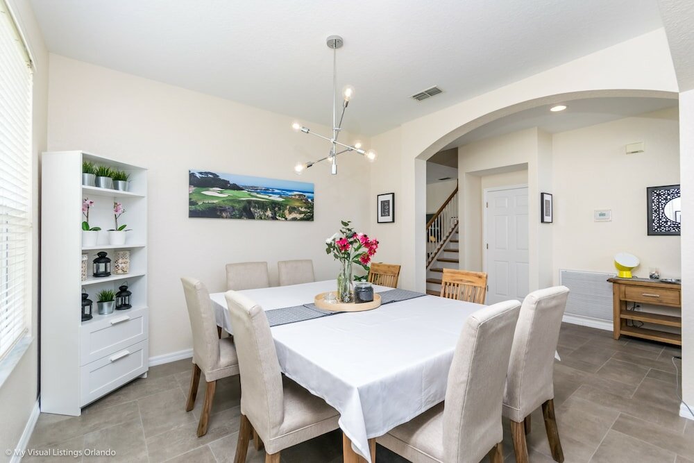 Фото Luxury 5 Bedroom 4 Bath Villa With Bespoke Interi