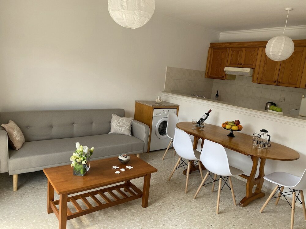 Фото Seashell Apartments