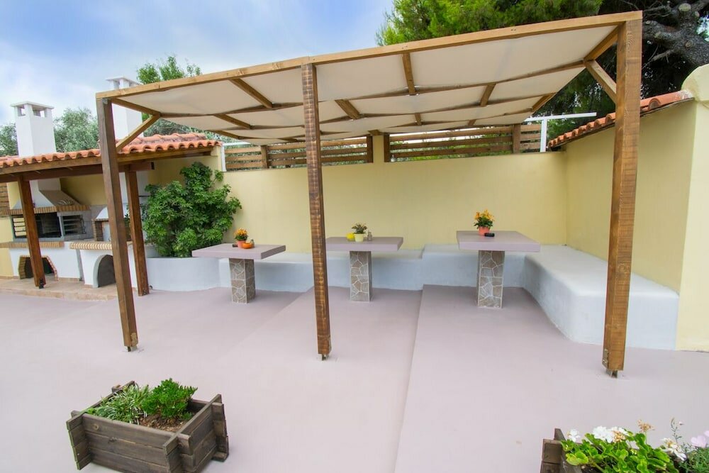 Фото Sunset Apartments near Athens Airport