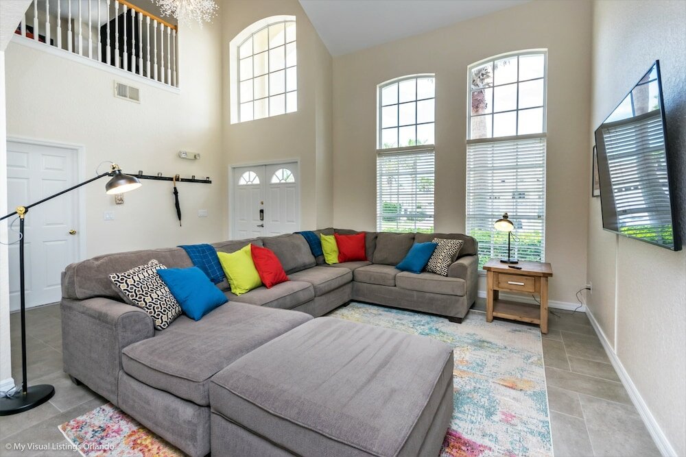 Фото Luxury 5 Bedroom 4 Bath Villa With Bespoke Interi