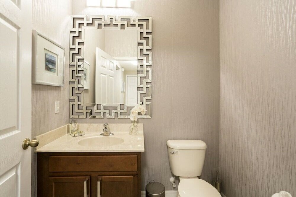 Фото Amazing 6 Bedroom House