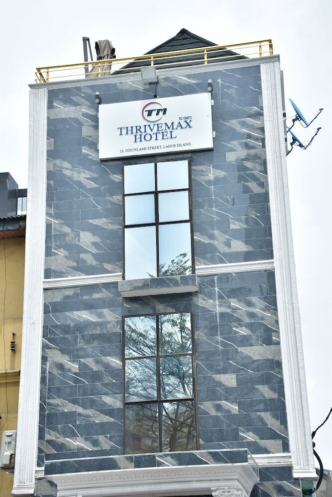 Фото Thrivemax Hotel and Suites